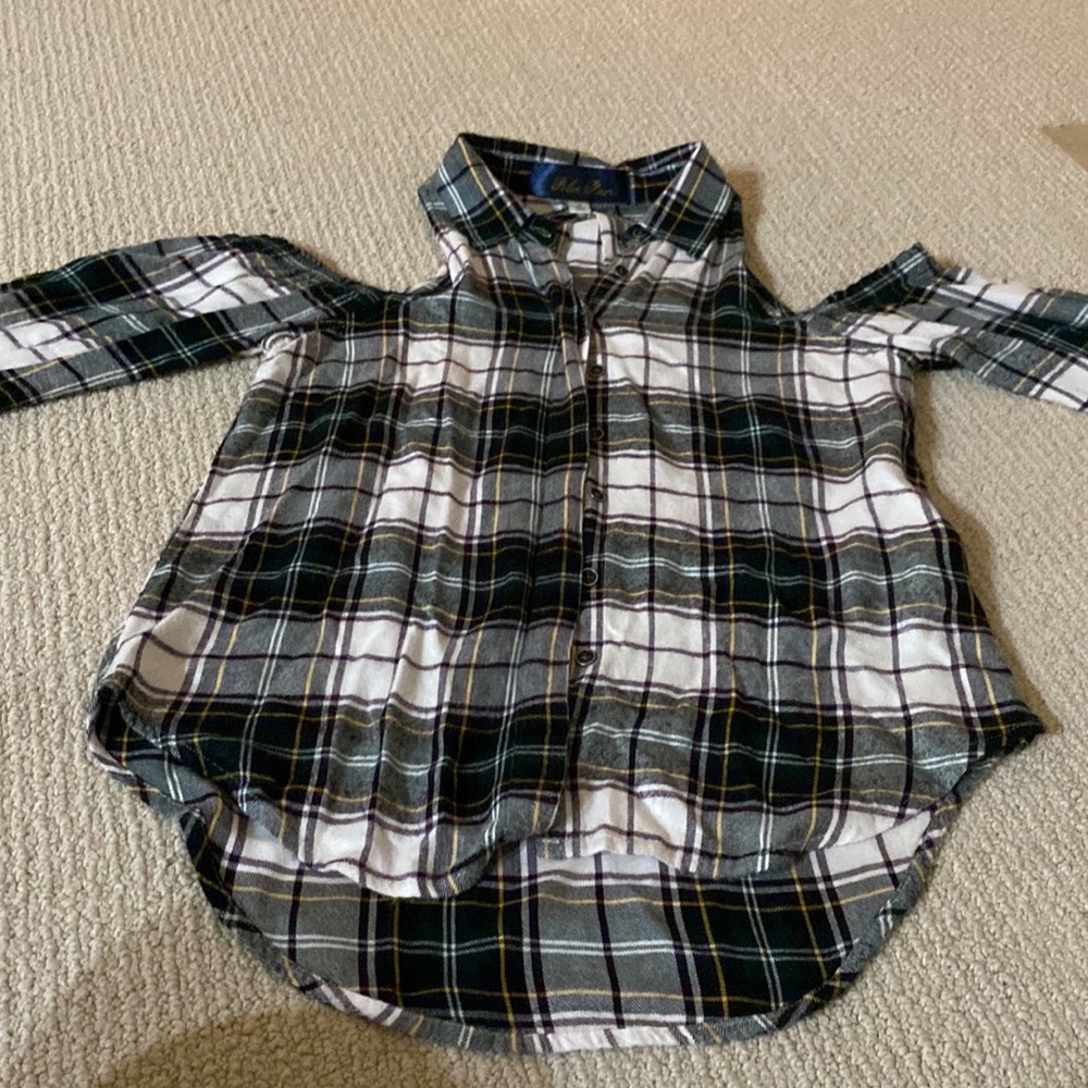 Off the shoulder flannel, super cute hunter green, with accents of Burgundy
